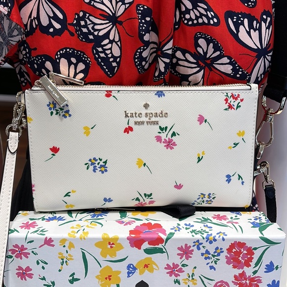 Kate Spade Staci Garden Bouquet Boxed Zip Wristlet
Cream Multi - Picture 8 of 16
